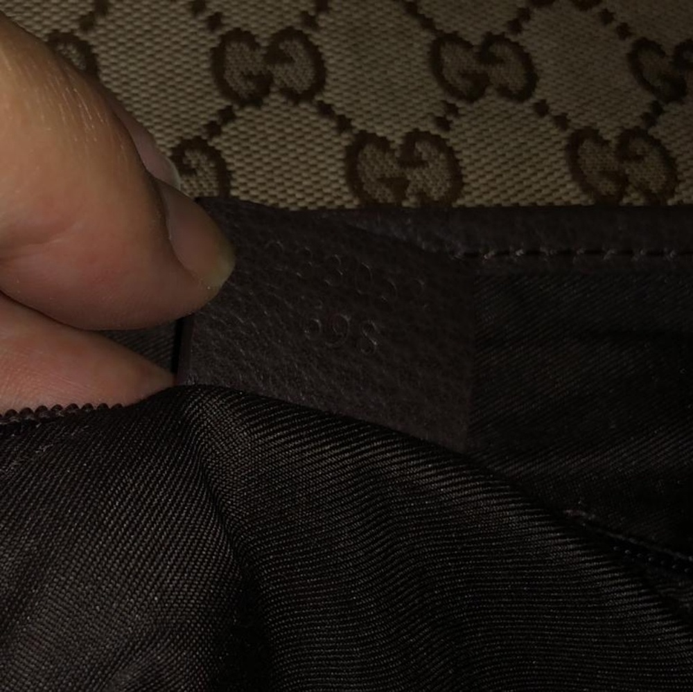 SOLD!! GUCCI 🔥 BEAUTIFUL CROSSBODY MESSENGER BAG - Picture 4 of 8